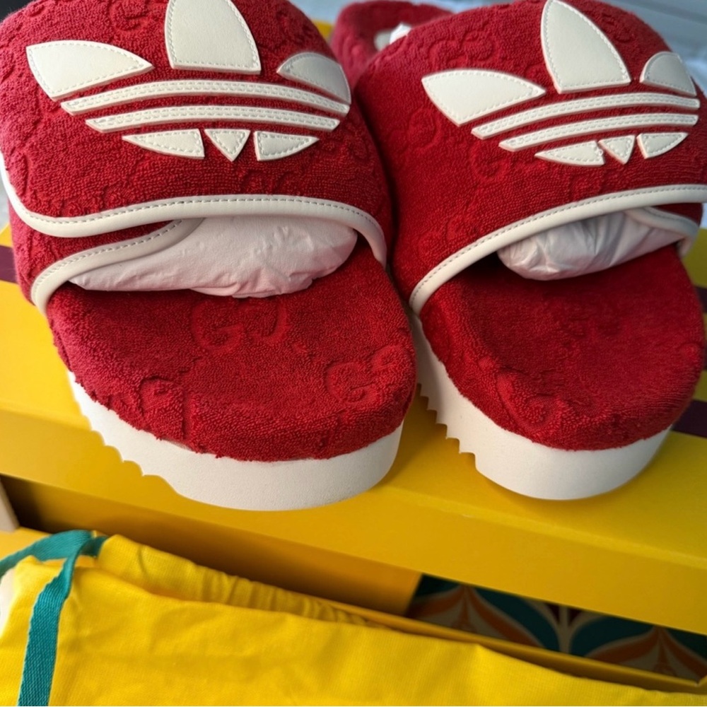 🛑🛑SOLD EBAY🛑🛑 12/13GUCCI X ADIDAS Terry Cloth Trefoil GG
Monogram - Picture 3 of 9